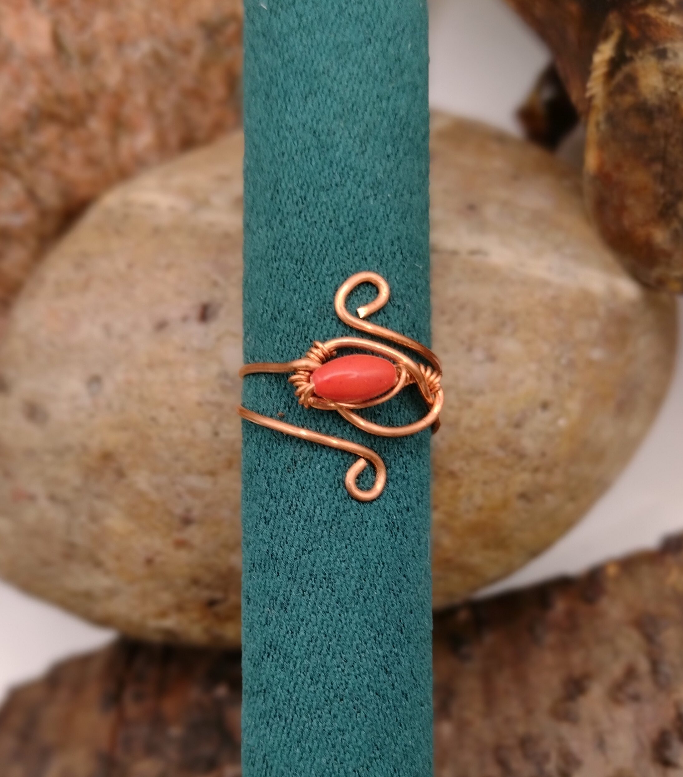 🌺 Pierścionek z miedzi z koralem naturalnym „Puls Życia” - obrazek 2